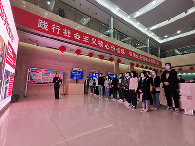 我校明德班成功舉辦“5G通信技術(shù)服務(wù)”前沿體驗活動